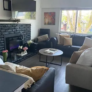 4 Bedroom Upper Level Kits Holiday home Vancouver